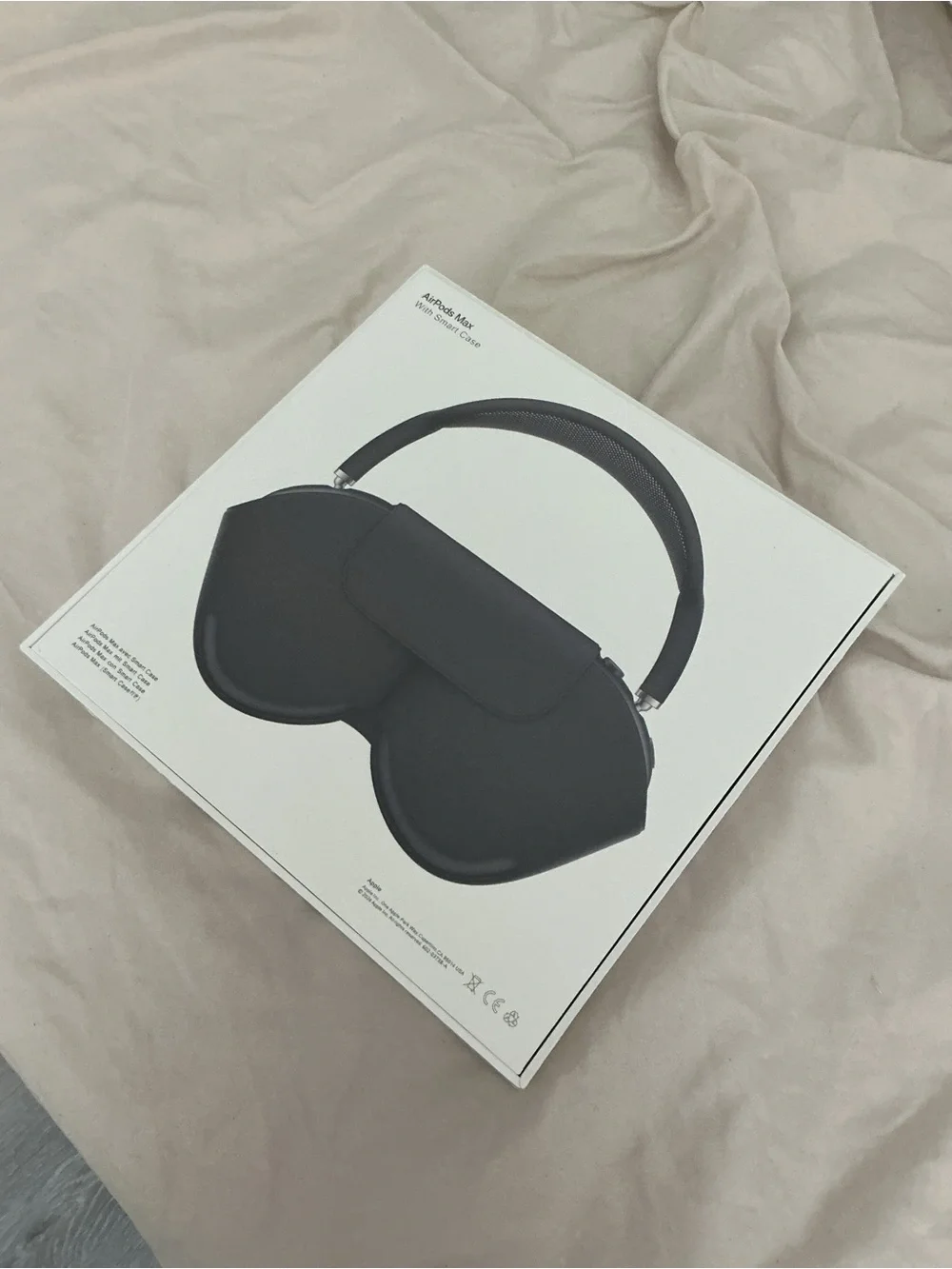 Apple Black Over-Ear Wireless Headphones 2nd generation